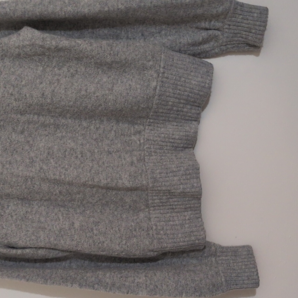 J Crew Heather Gray Crew Neck Sweater Merino Wool/Alpaca Size M - Picture 5 of 5